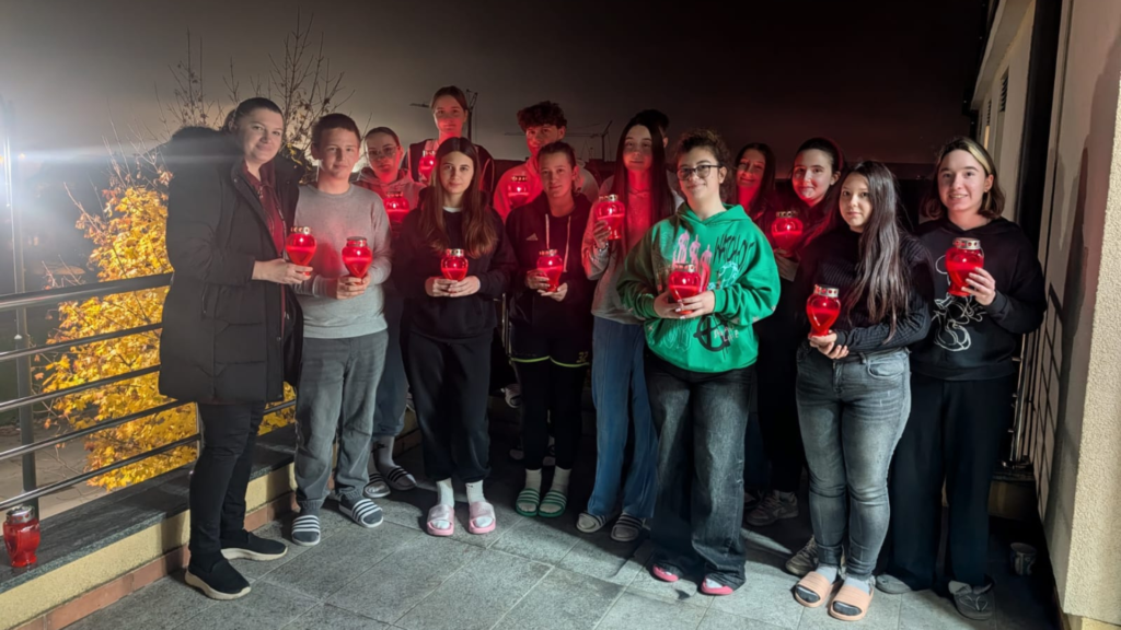 Učenici Učeničkog doma SŠ Pregrada obilježili su Dan sjećanja na žrtve Vukovara i Škabrnje.